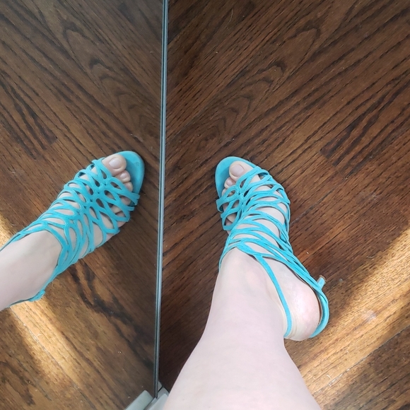 MANOLO BLAHNIK Suede Cutout Accent Slingback Sandals - Picture 4 of 10